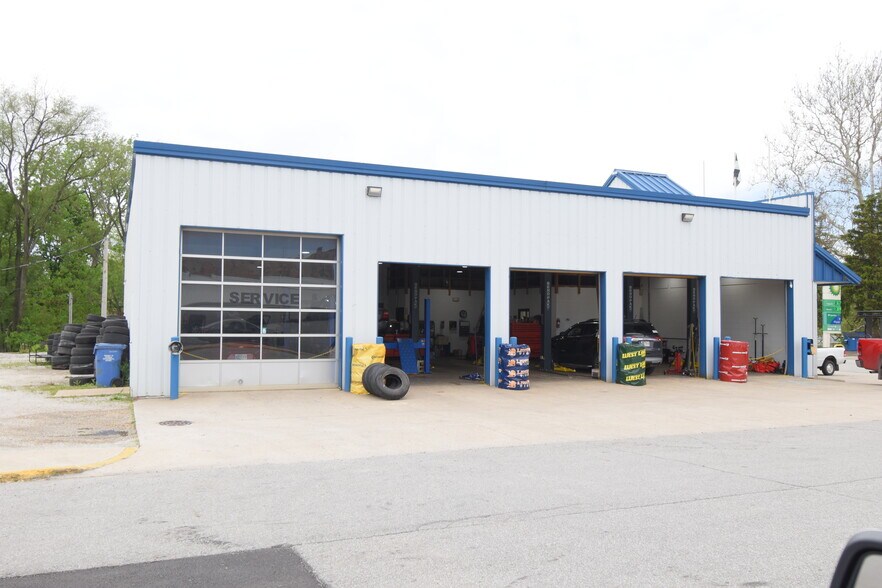 More Photos Of 300 Washington St, Rensselaer Auto Repair For Sale