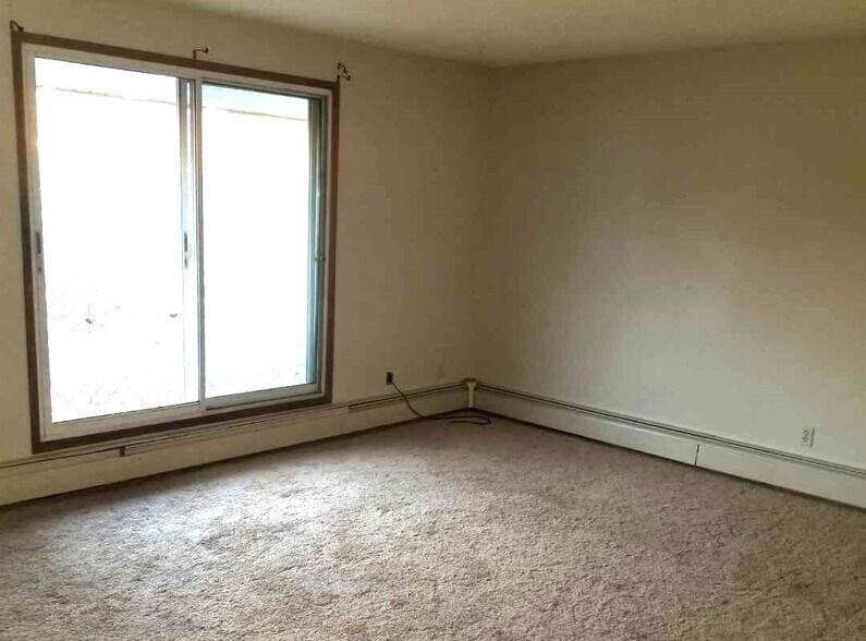 More Photos Of 650 1st Ave NE, Calgary Apartments For Sale