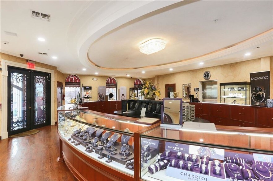 More Photos Of 35 S Middletown Rd, Nanuet Office For Lease