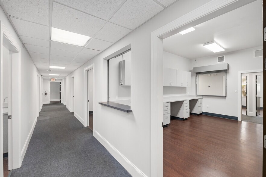 More Photos Of 1014 NW 57th St, Gainesville Medical For Sale