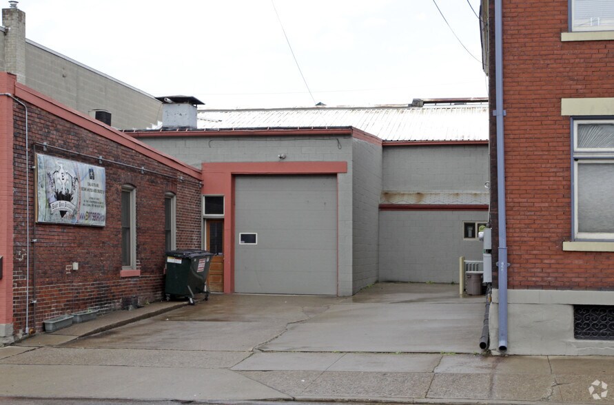 More Photos Of 4907 Butler St, Pittsburgh Light Manufacturing For Lease