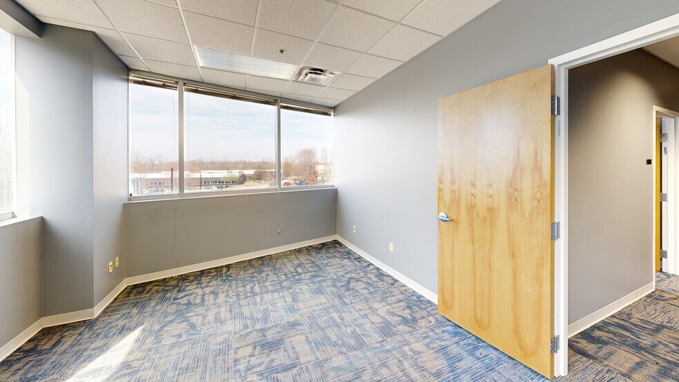 More Photos Of 5506 Walsh Ln, Rogers Office For Lease