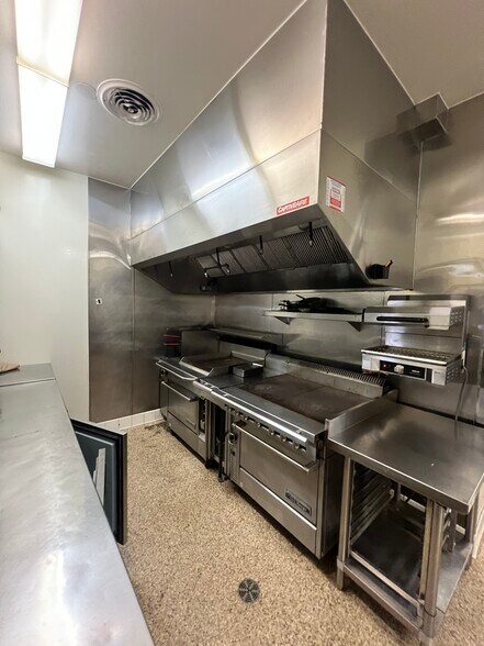 More Photos Of 1200 E 5th St, Los Angeles Restaurant For Lease