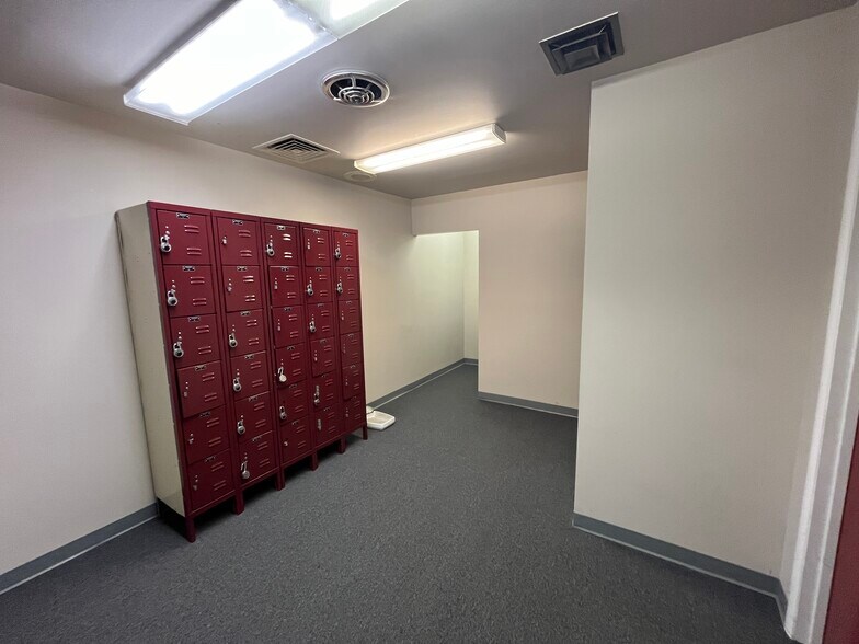 More Photos Of 5700 Logan St, Denver Office For Sale