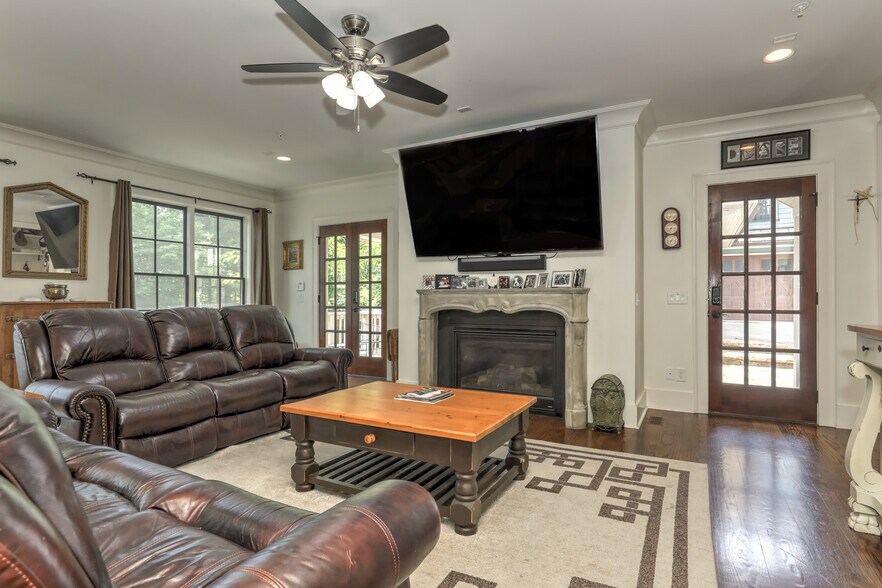 More Photos Of 2972 Lookout Pl NE, Atlanta Office Residential For Sale