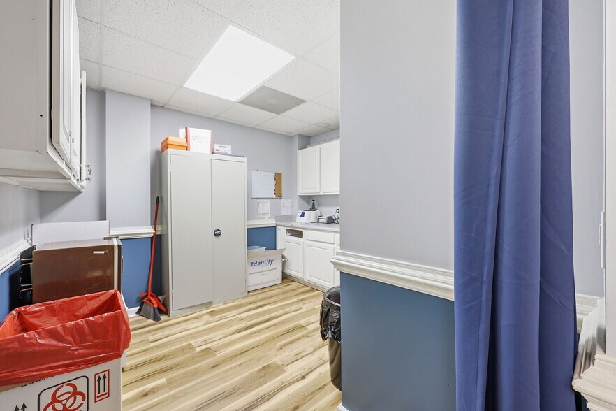 More Photos Of 502 McKnight Dr, Knightdale Medical For Sale