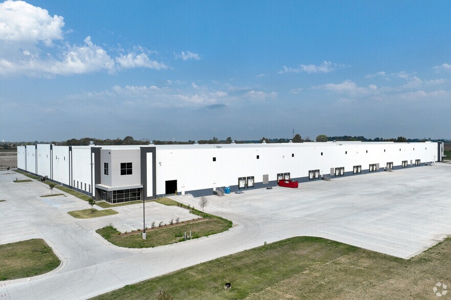 More Photos Of 5635 N Graham Rd, Whiteland Unknown For Sale