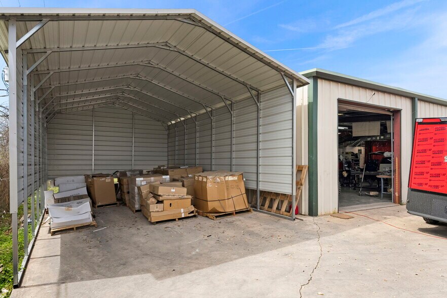 More Photos Of 108 Commercial Pl, Schertz Warehouse For Sale