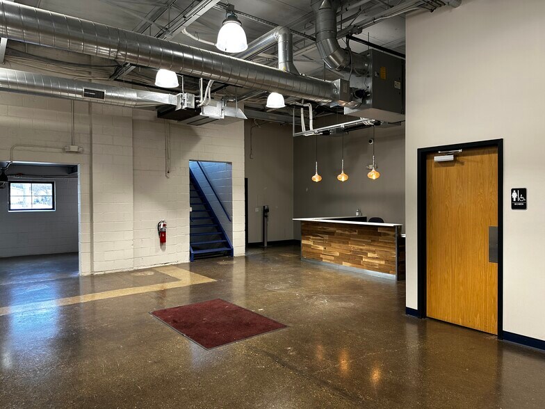More Photos Of 3155 Bermuda St, Ferndale Manufacturing For Lease