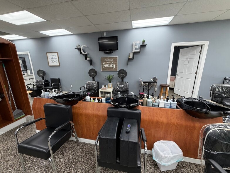 More Photos Of 26 S Miller St, Cedarville Office For Sale
