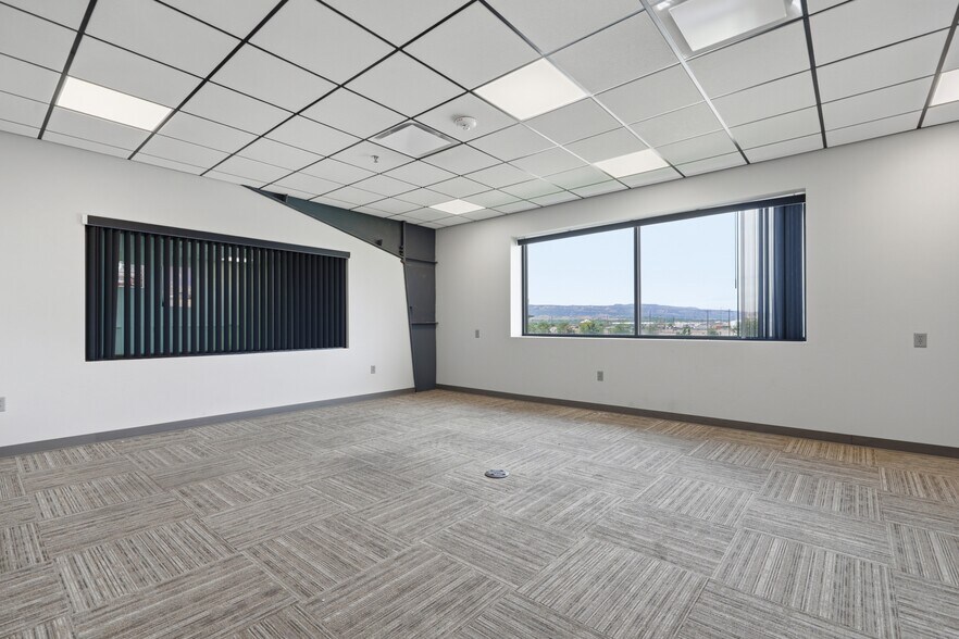 More Photos Of 1675 Las Colonias Dr, Grand Junction Showroom For Lease