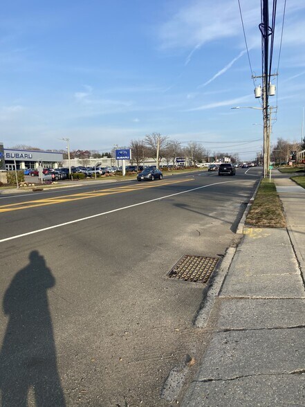 More Photos Of 610 Middle Country Rd, Saint James Auto Repair For Lease