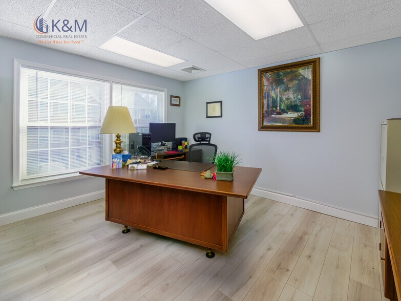 More Photos Of 9693-9697 Main St, Fairfax Medical For Sale
