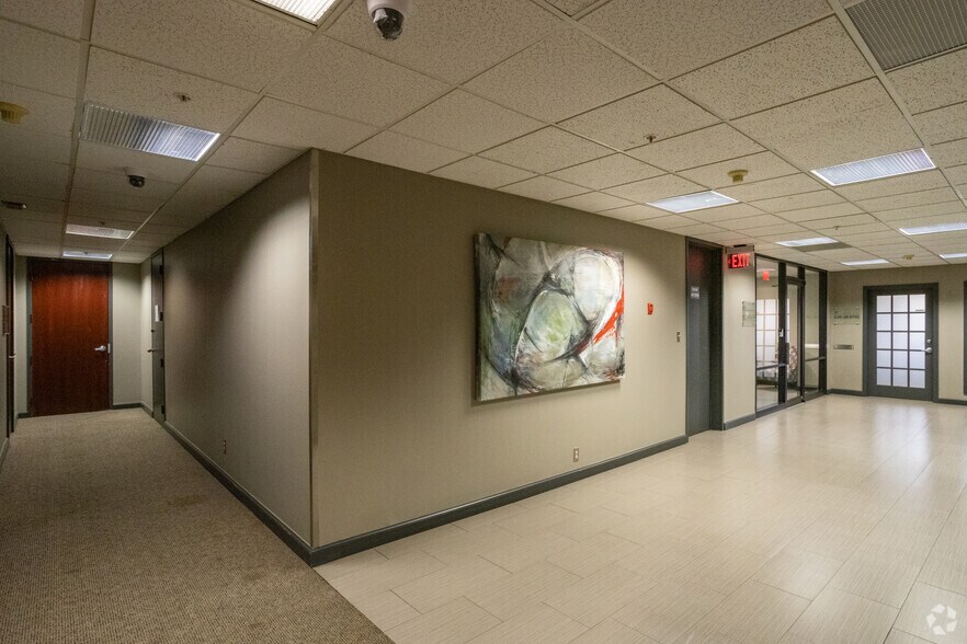 More Photos Of 4045 NW 64th St, Oklahoma City Office For Lease