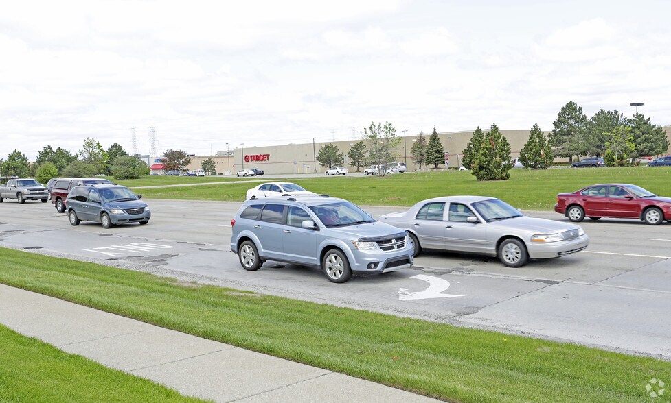 More Photos Of 12800 Hall Rd, Sterling Heights Restaurant For Sale