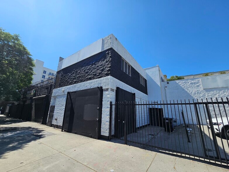 Primary Photo Of 1335 S Hill St, Los Angeles Showroom For Lease