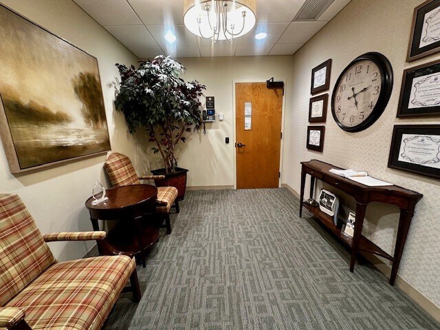 More Photos Of 377 Oak St, Garden City Office For Lease