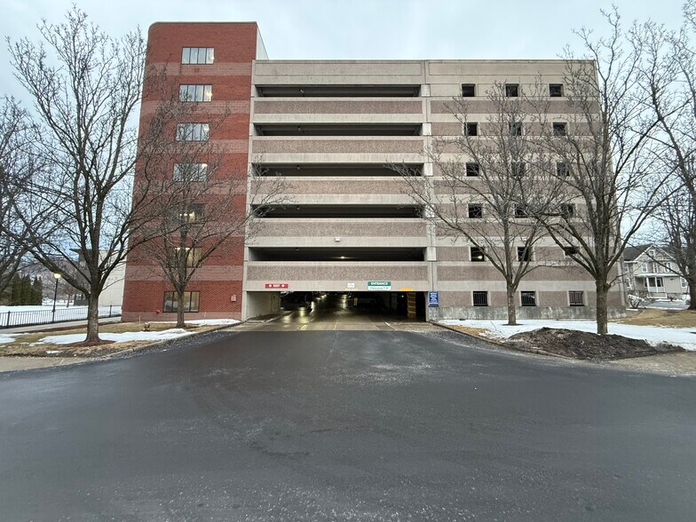 More Photos Of 33 Bartlett St, Lowell Medical For Lease