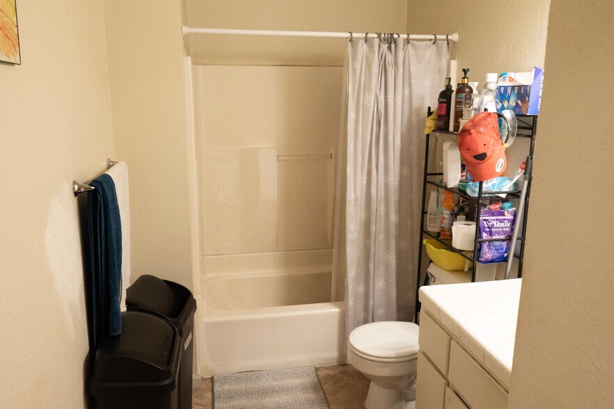 More Photos Of 1491-1499 Bellevue Rd, Atwater Apartments For Sale