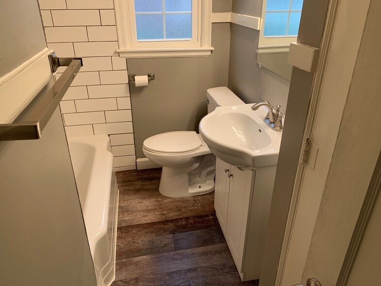 More Photos Of 1940 S Cotner Blvd, Lincoln Apartments For Sale