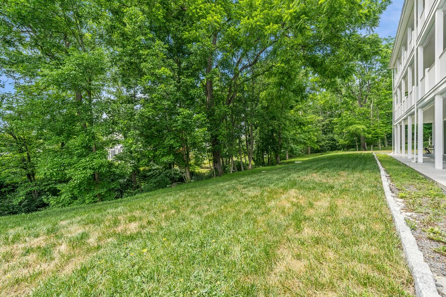 More Photos Of 812 Broad St, Milford Apartments For Sale