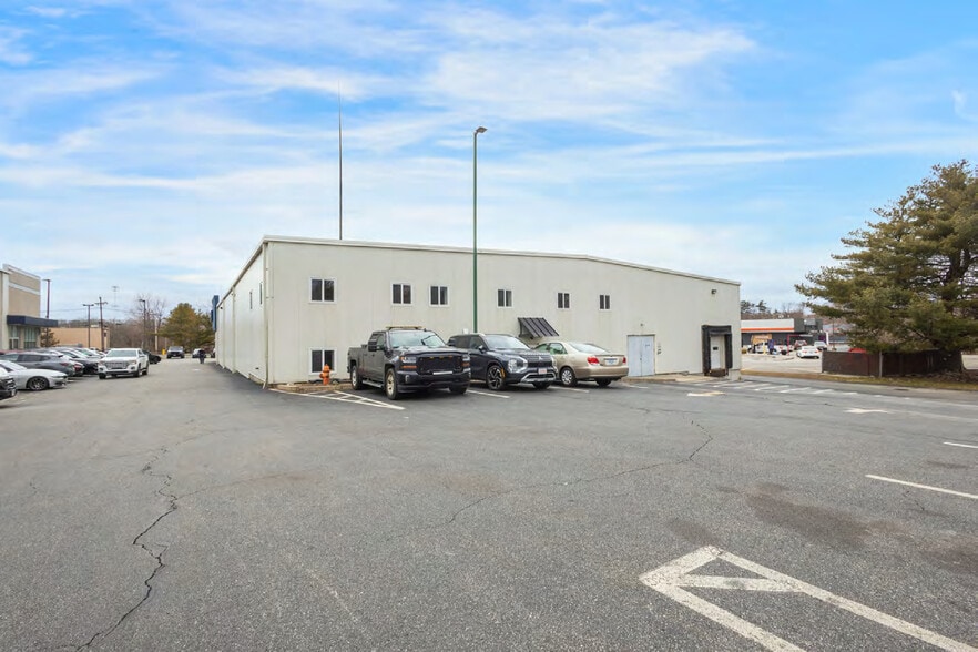 More Photos Of 10 Highland Ave, Seekonk Freestanding For Sale