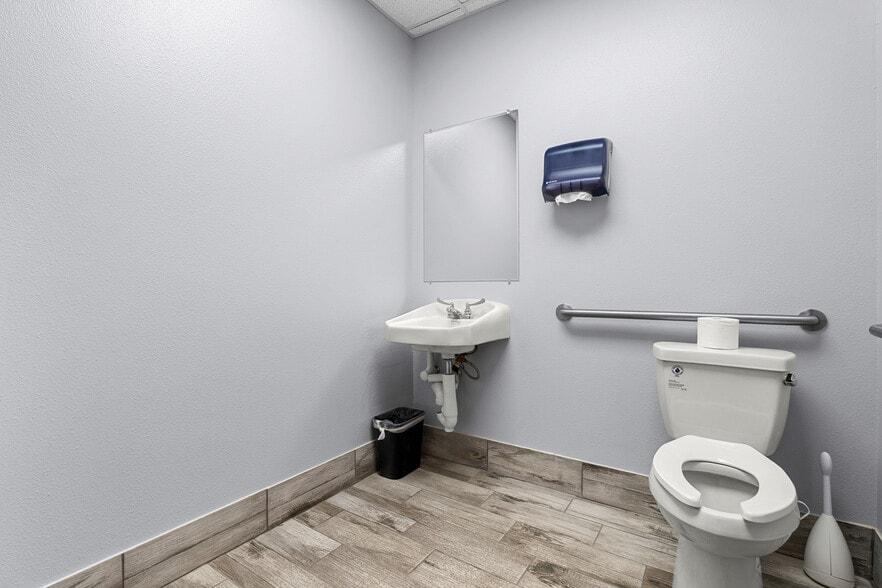 More Photos Of 13400 Immanuel Rd, Pflugerville Office For Sale