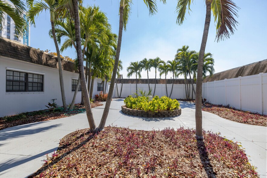 More Photos Of 151 SW 1st St, Dania Beach Assisted Living For Lease