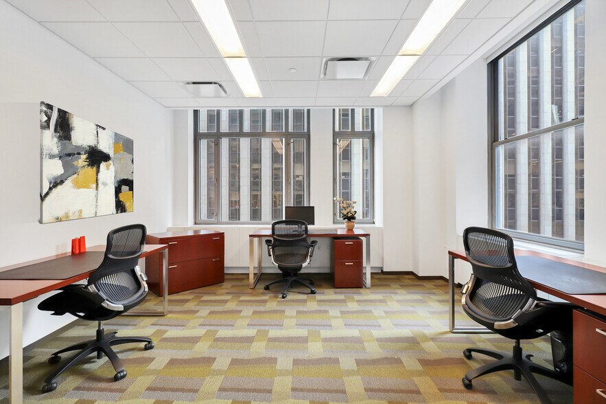 More Photos Of 745 Fifth Ave, New York Coworking Space