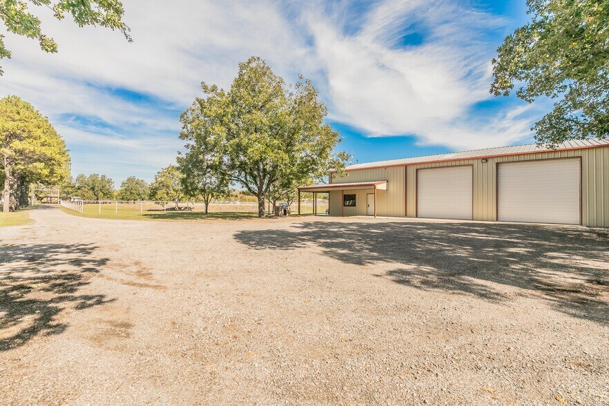 More Photos Of 327 County Road 4851, Newark Industrial For Lease