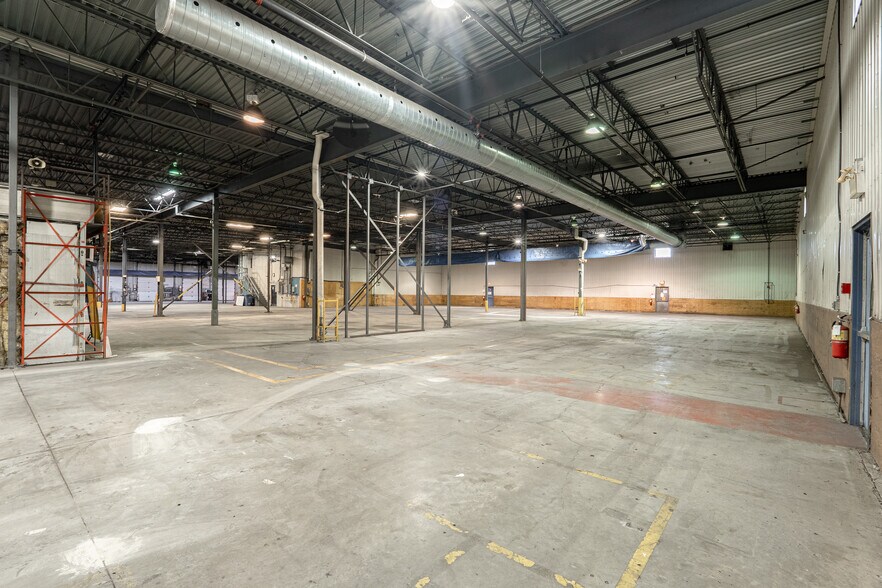 More Photos Of 60 Rue Sheard, Coaticook Industrial For Sale