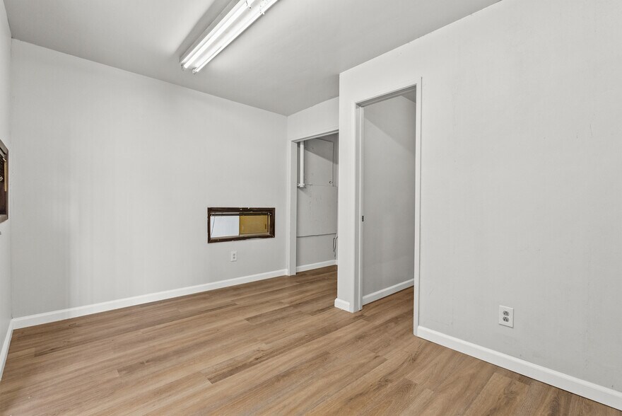 More Photos Of 6004 W Pico Blvd, Los Angeles Storefront For Lease