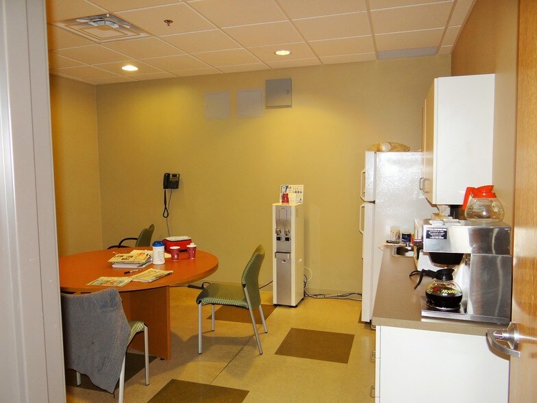 More Photos Of 41 Sanderson Rd, Smithfield Medical For Sale