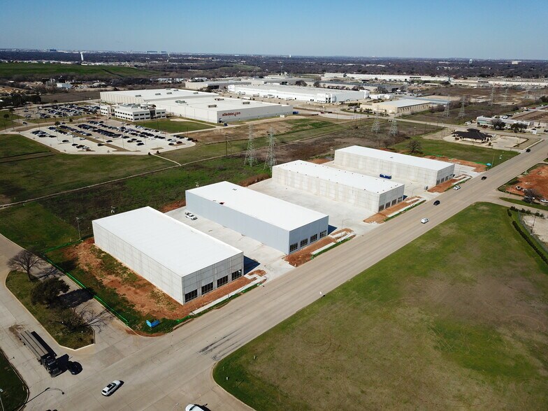 More Photos Of 1813 Handley Ederville Rd, Fort Worth Unknown For Lease