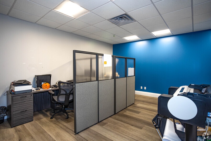 More Photos Of 72 Otis St, West Babylon Light Manufacturing For Sale