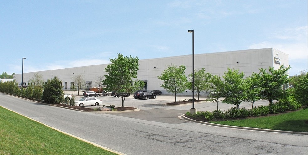 More Photos Of 1000 Hampton Park Blvd, Capitol Heights Distribution For Lease