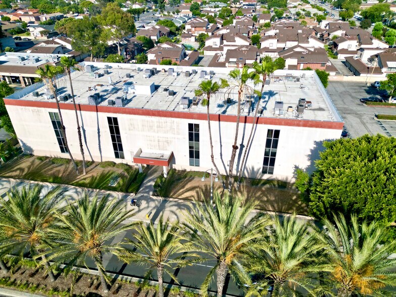 Primary Photo Of 16660 Paramount Blvd, Paramount Medical For Lease