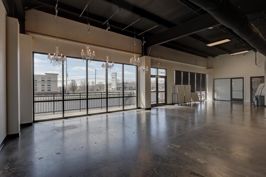 More Photos Of 2715 E 32nd St, Joplin Office For Lease