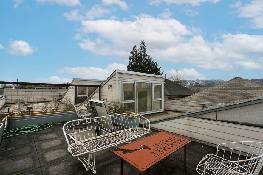 More Photos Of 1020 SE Harrison St, Portland Loft Creative Space For Sale