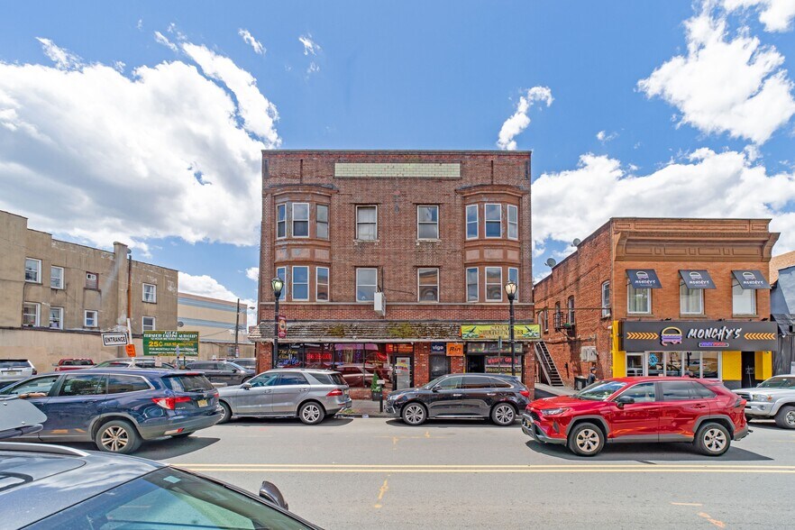 Primary Photo Of 324 Morris Ave, Elizabeth Apartments For Sale