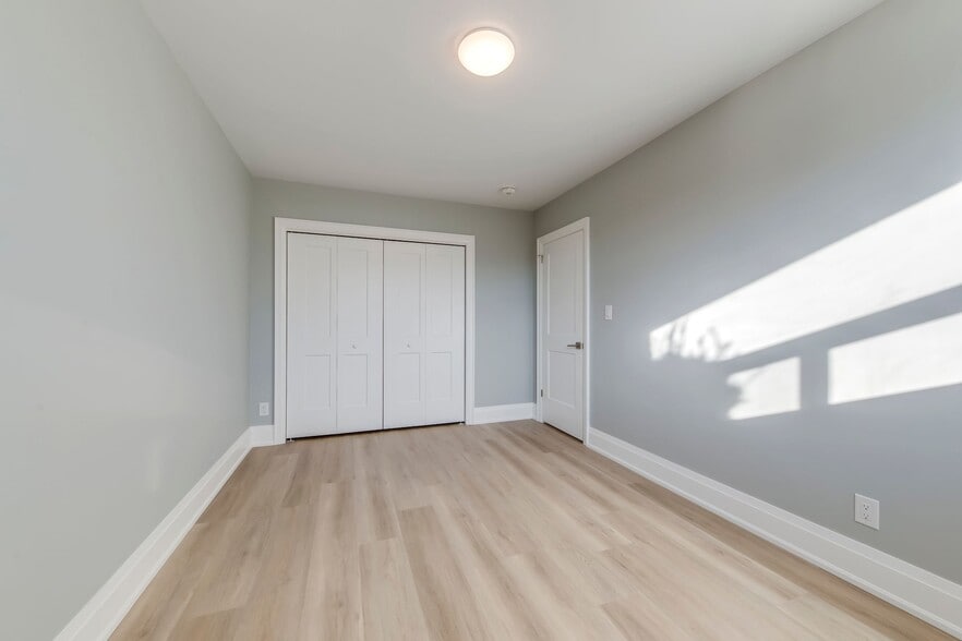 More Photos Of , Mississauga Multifamily For Sale