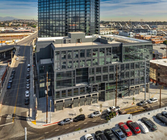 More Photos Of 530 Mateo St, Los Angeles Office For Lease