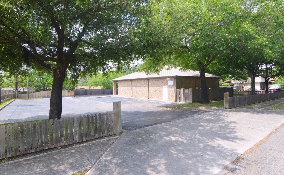 More Photos Of 4310 Myrna Dr, San Antonio Religious Facility For Sale