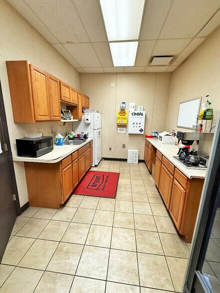 More Photos Of 2200 E Eleven Mile Rd, Warren Warehouse For Lease