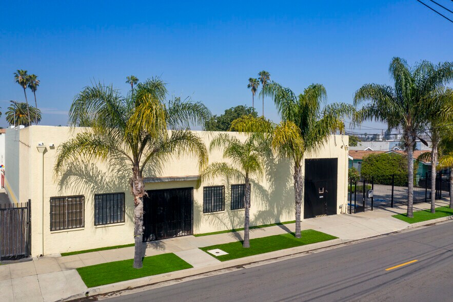 More Photos Of 2703 Southwest Dr, Los Angeles Warehouse For Lease