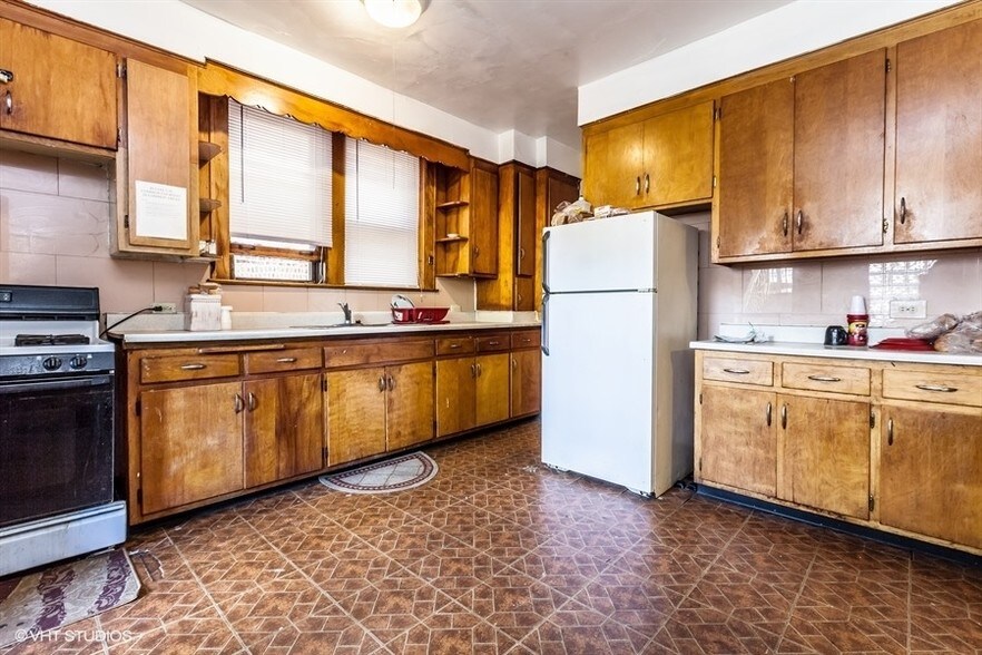 More Photos Of 7719 S Kingston Ave, Chicago Apartments For Sale