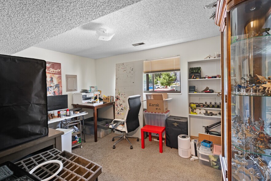 More Photos Of 1701 Warren Ave, Longmont Apartments For Sale