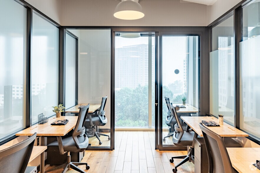 More Photos Of 3280 Peachtree Rd NE, Atlanta Office For Lease