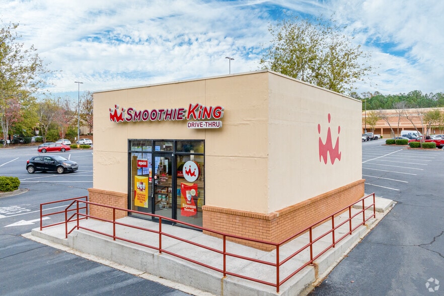 More Photos Of 8721 Roswell Rd, Atlanta Bank For Sale