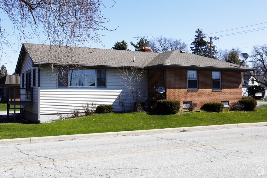 More Photos Of 1360 S Lake Park Ave, Hobart Office For Lease